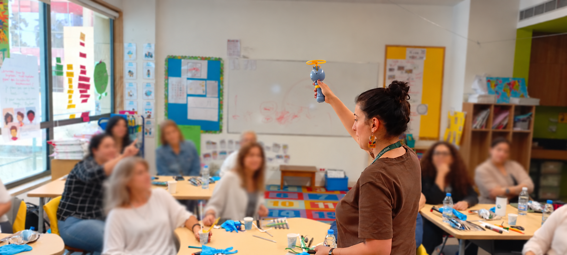 Strengthening Hands, Strengthening Writers